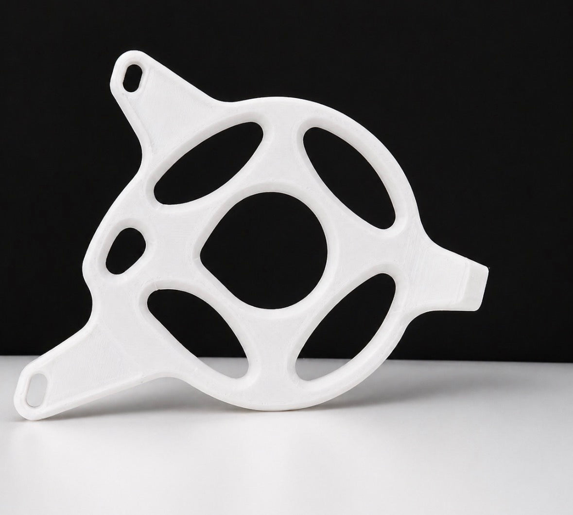 Tuttio motor cover